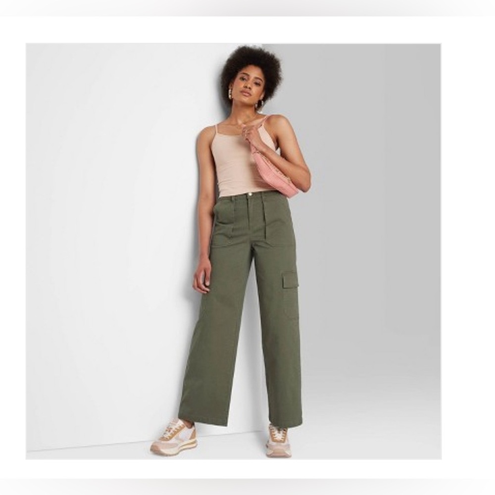Women’s High-Rise Straight Leg Cargo Pants - Wild Fable Olive Green size L